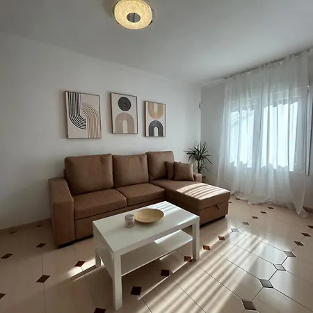 Casa Familiar Торевьиа